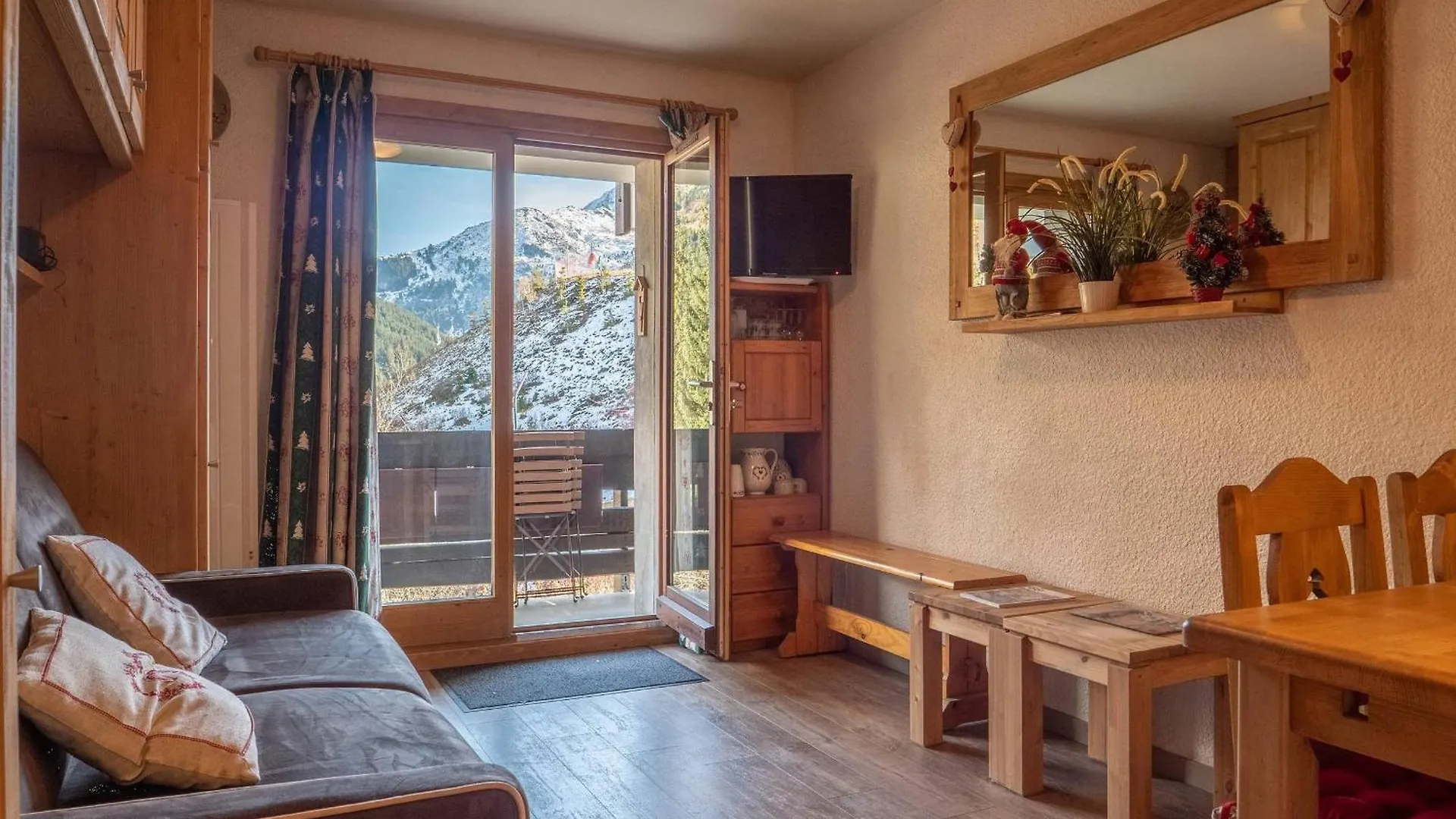Bel Appartement Avec Balcon, Au Pied Des Pistes A Meribel - Ideal Pour Vos Vacances - Fr-1-355-188 Les Allues